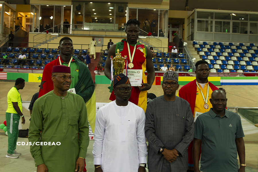 Une vue en image de la 13e édition du Tournoi de Lutte Africaine de la CEDEAO, une activité sportive régionale du Centre de Développement de la Jeunesse et des Sports de la CEDEAO