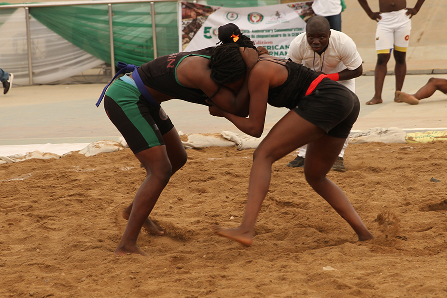 Une vue en image de la 13e édition du Tournoi de Lutte Africaine de la CEDEAO, une activité sportive régionale du Centre de Développement de la Jeunesse et des Sports de la CEDEAO