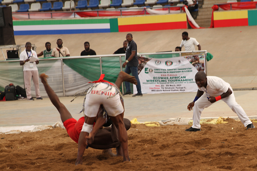 Une vue en image de la 13e édition du Tournoi de Lutte Africaine de la CEDEAO, une activité sportive régionale du Centre de Développement de la Jeunesse et des Sports de la CEDEAO