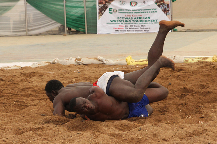 Une vue en image de la 13e édition du Tournoi de Lutte Africaine de la CEDEAO, une activité sportive régionale du Centre de Développement de la Jeunesse et des Sports de la CEDEAO